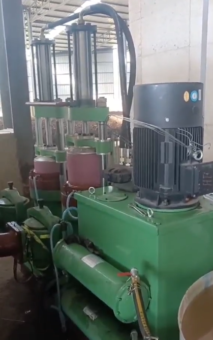 YBH300-40咸陽柱塞泵在洗沙廠使用現(xiàn)場 YBH300-40咸陽柱塞泵在洗沙廠使用現(xiàn)場